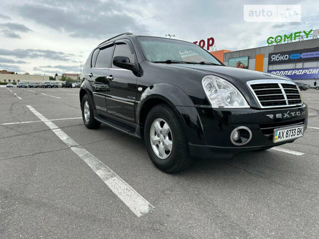 Чорний Cанг Йонг Rexton, об'ємом двигуна 2.7 л та пробігом 170 тис. км за 9000 $, фото 3 на Automoto.ua