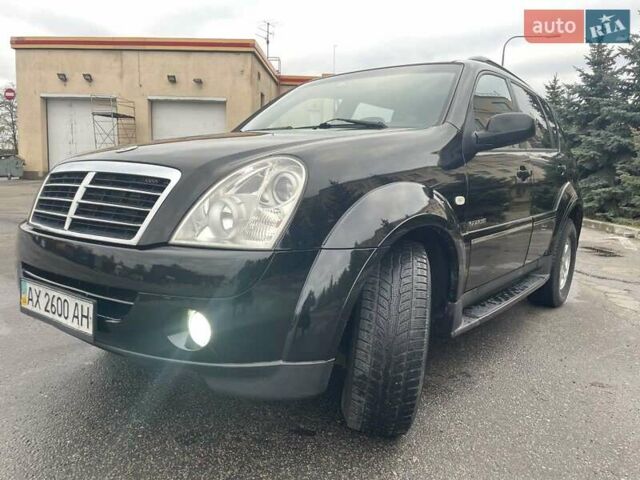 Чорний Cанг Йонг Rexton, об'ємом двигуна 2.7 л та пробігом 188 тис. км за 8650 $, фото 1 на Automoto.ua