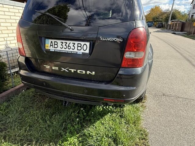 Чорний Cанг Йонг Rexton, об'ємом двигуна 2.7 л та пробігом 300 тис. км за 4500 $, фото 5 на Automoto.ua