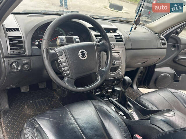 Чорний Cанг Йонг Rexton, об'ємом двигуна 2.7 л та пробігом 248 тис. км за 4100 $, фото 8 на Automoto.ua