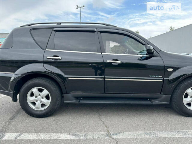 Чорний Cанг Йонг Rexton, об'ємом двигуна 2.7 л та пробігом 170 тис. км за 9000 $, фото 6 на Automoto.ua