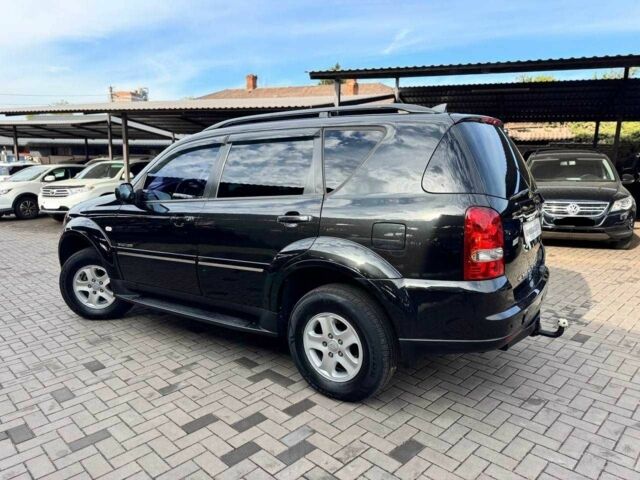Чорний Cанг Йонг Rexton, об'ємом двигуна 2.7 л та пробігом 214 тис. км за 9200 $, фото 6 на Automoto.ua