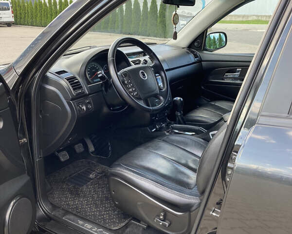 Чорний Cанг Йонг Rexton, об'ємом двигуна 2.7 л та пробігом 159 тис. км за 8499 $, фото 7 на Automoto.ua