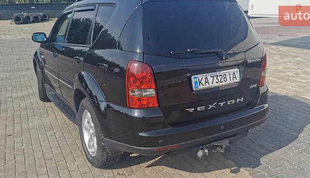 Чорний Cанг Йонг Rexton, об'ємом двигуна 2.7 л та пробігом 211 тис. км за 10700 $, фото 2 на Automoto.ua
