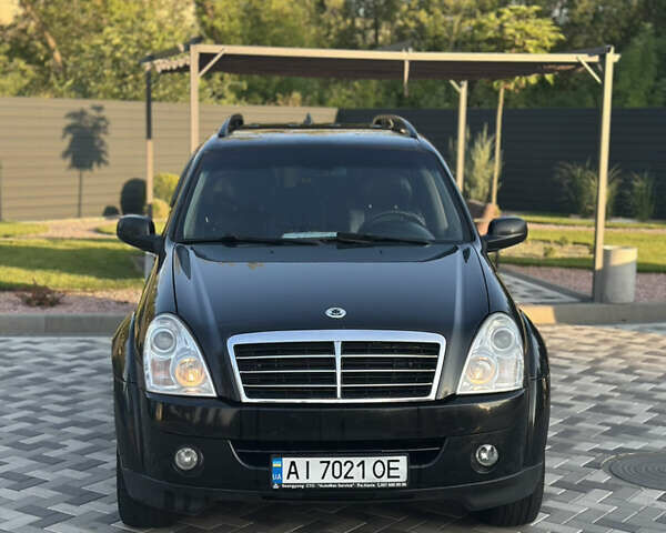 Чорний Cанг Йонг Rexton, об'ємом двигуна 2.7 л та пробігом 371 тис. км за 8900 $, фото 1 на Automoto.ua