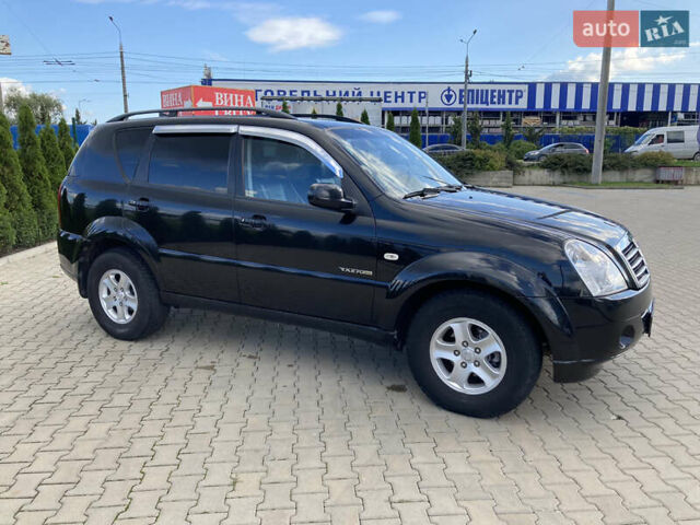 Чорний Cанг Йонг Rexton, об'ємом двигуна 2.7 л та пробігом 159 тис. км за 8499 $, фото 3 на Automoto.ua