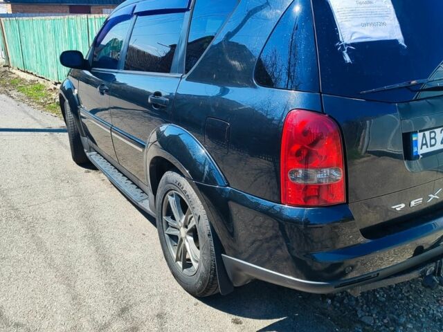 Черный Cанг Йонг Рекстон, объемом двигателя 2.7 л и пробегом 320 тыс. км за 7300 $, фото 11 на Automoto.ua