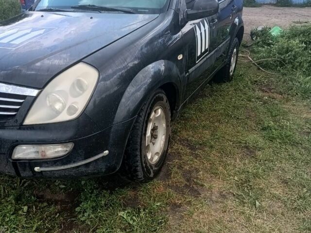 Чорний Cанг Йонг Rexton, об'ємом двигуна 3.2 л та пробігом 200 тис. км за 3200 $, фото 1 на Automoto.ua