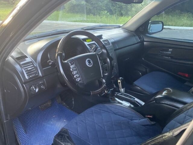 Чорний Cанг Йонг Rexton, об'ємом двигуна 2.7 л та пробігом 329 тис. км за 6999 $, фото 7 на Automoto.ua