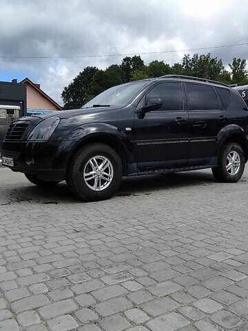 Черный Cанг Йонг Рекстон, объемом двигателя 2.7 л и пробегом 230 тыс. км за 8000 $, фото 3 на Automoto.ua