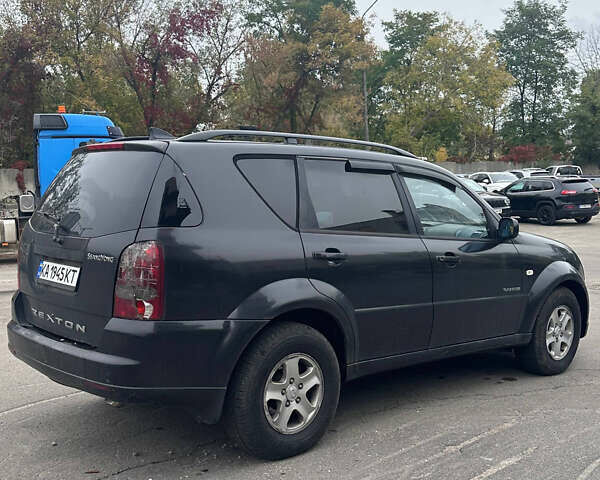 Чорний Cанг Йонг Rexton, об'ємом двигуна 2.7 л та пробігом 248 тис. км за 4100 $, фото 4 на Automoto.ua