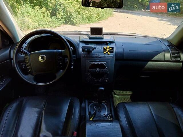 Чорний Cанг Йонг Rexton, об'ємом двигуна 2.7 л та пробігом 321 тис. км за 7500 $, фото 4 на Automoto.ua