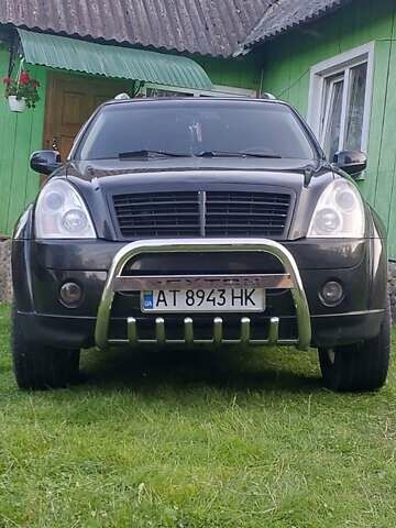 Чорний Cанг Йонг Rexton, об'ємом двигуна 2.7 л та пробігом 242 тис. км за 7500 $, фото 6 на Automoto.ua