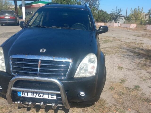 Чорний Cанг Йонг Rexton, об'ємом двигуна 2.7 л та пробігом 300 тис. км за 2200 $, фото 2 на Automoto.ua