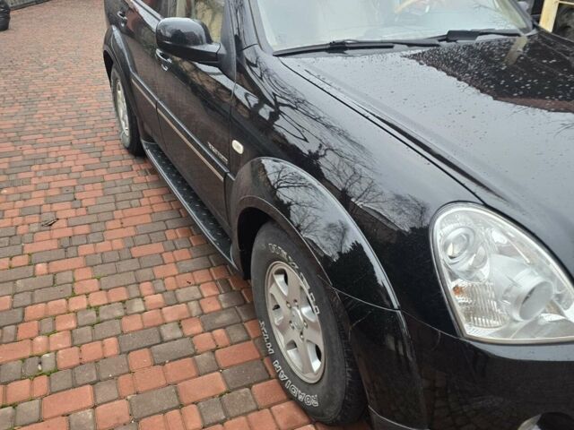 Чорний Cанг Йонг Rexton, об'ємом двигуна 2.7 л та пробігом 213 тис. км за 8200 $, фото 6 на Automoto.ua