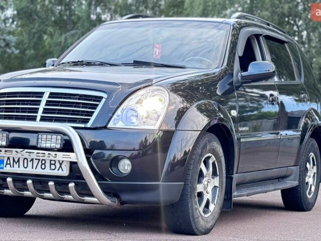 Чорний Cанг Йонг Rexton, об'ємом двигуна 2.7 л та пробігом 260 тис. км за 7600 $, фото 4 на Automoto.ua