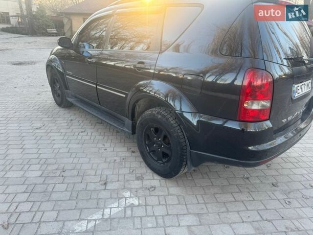 Черный Cанг Йонг Рекстон, объемом двигателя 2.7 л и пробегом 310 тыс. км за 8000 $, фото 6 на Automoto.ua