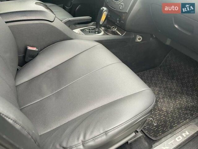 Чорний Cанг Йонг Rexton, об'ємом двигуна 2.7 л та пробігом 188 тис. км за 8650 $, фото 34 на Automoto.ua