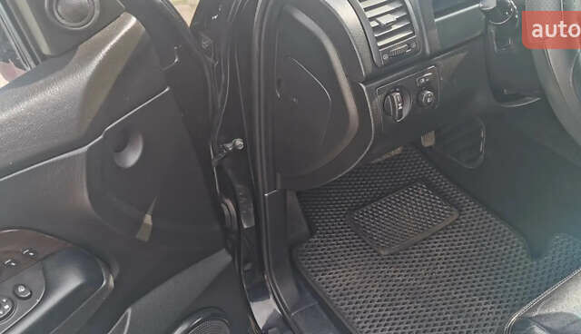 Чорний Cанг Йонг Rexton, об'ємом двигуна 2.7 л та пробігом 211 тис. км за 10700 $, фото 8 на Automoto.ua