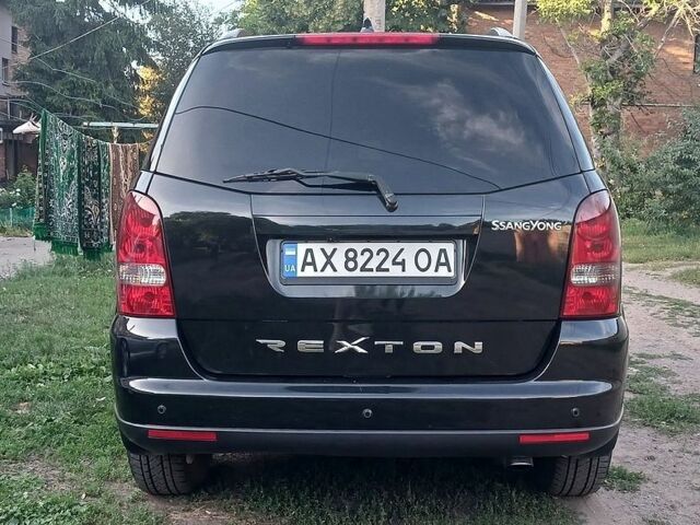 Чорний Cанг Йонг Rexton, об'ємом двигуна 2.7 л та пробігом 190 тис. км за 9800 $, фото 1 на Automoto.ua