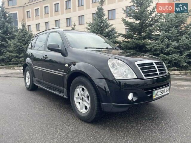 Чорний Cанг Йонг Rexton, об'ємом двигуна 2.7 л та пробігом 188 тис. км за 8650 $, фото 14 на Automoto.ua