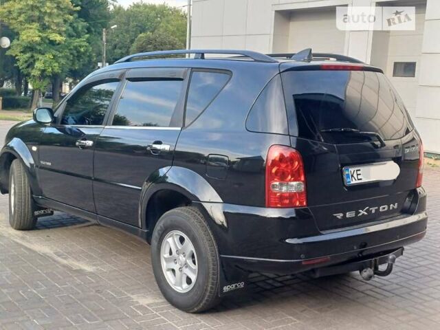 Чорний Cанг Йонг Rexton, об'ємом двигуна 2.7 л та пробігом 178 тис. км за 8300 $, фото 46 на Automoto.ua