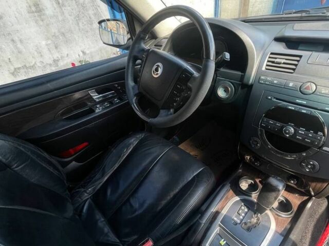 Чорний Cанг Йонг Rexton, об'ємом двигуна 2.7 л та пробігом 310 тис. км за 7000 $, фото 3 на Automoto.ua