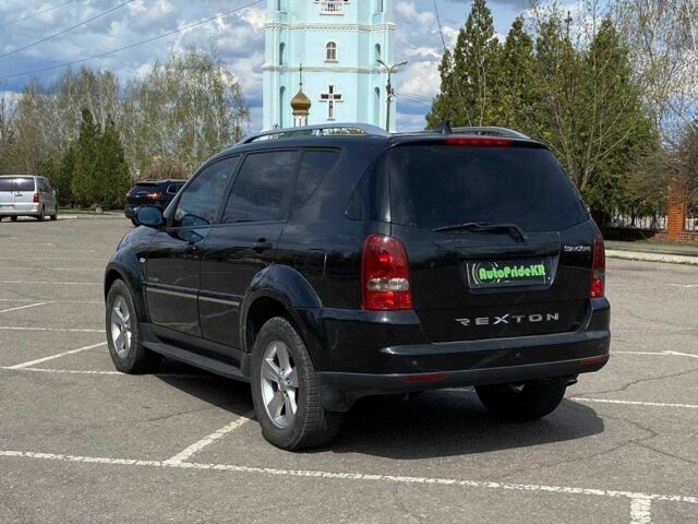 Чорний Cанг Йонг Rexton, об'ємом двигуна 0.27 л та пробігом 190 тис. км за 8950 $, фото 6 на Automoto.ua