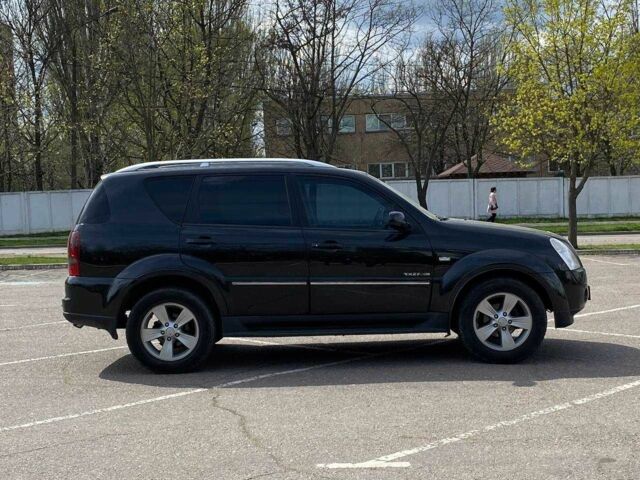 Чорний Cанг Йонг Rexton, об'ємом двигуна 0.27 л та пробігом 190 тис. км за 8950 $, фото 3 на Automoto.ua