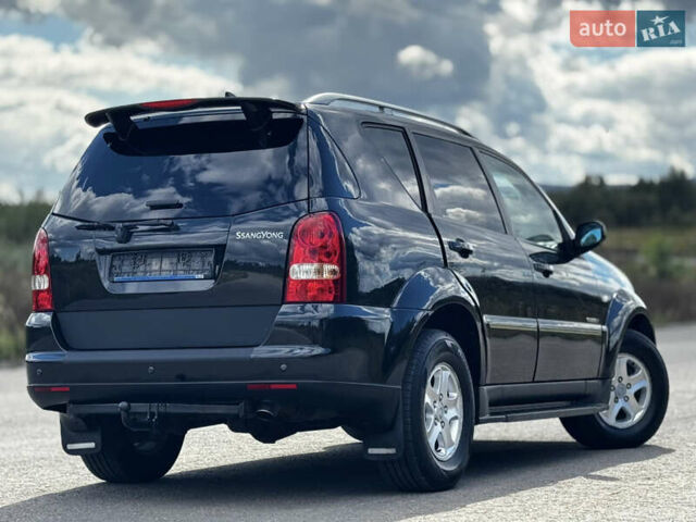Чорний Cанг Йонг Rexton, об'ємом двигуна 2.7 л та пробігом 236 тис. км за 8500 $, фото 2 на Automoto.ua