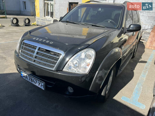 Чорний Cанг Йонг Rexton, об'ємом двигуна 2.7 л та пробігом 250 тис. км за 8500 $, фото 1 на Automoto.ua