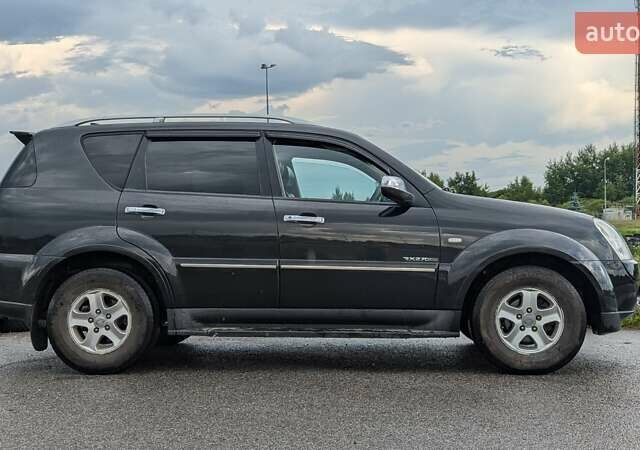 Чорний Cанг Йонг Rexton, об'ємом двигуна 2.7 л та пробігом 236 тис. км за 8100 $, фото 4 на Automoto.ua