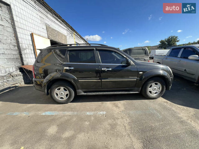 Чорний Cанг Йонг Rexton, об'ємом двигуна 2.7 л та пробігом 250 тис. км за 8500 $, фото 3 на Automoto.ua