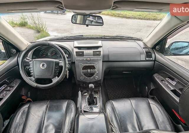 Чорний Cанг Йонг Rexton, об'ємом двигуна 2.7 л та пробігом 236 тис. км за 8100 $, фото 5 на Automoto.ua