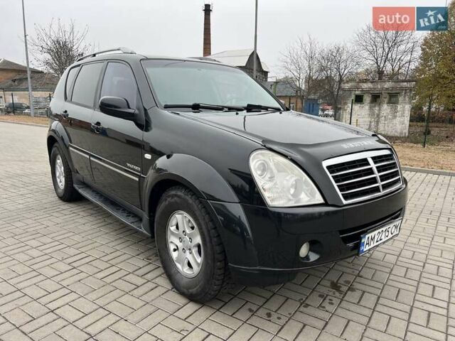 Чорний Cанг Йонг Rexton, об'ємом двигуна 2.7 л та пробігом 229 тис. км за 7500 $, фото 4 на Automoto.ua