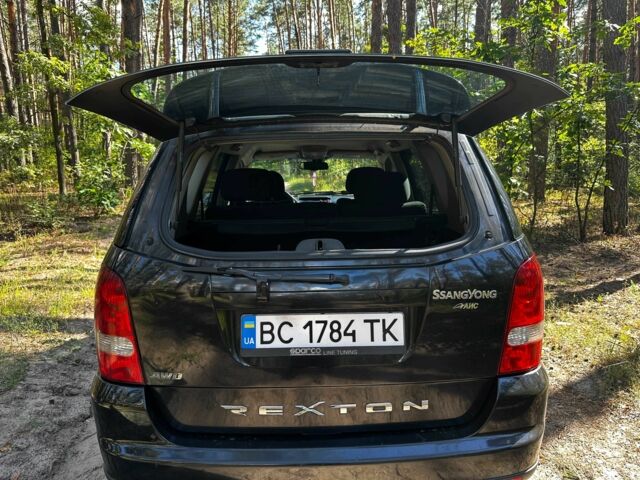 Cанг Йонг Рекстон 2010 в Киеве на Automoto.ua Черный Cанг Йонг Рекстон, объемом двигателя 2.7 л и пробегом 224 тыс. км за 8900 $, фото 13 на Automoto.ua