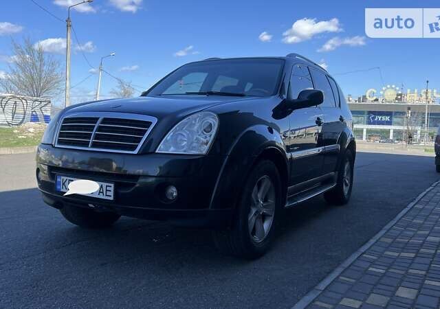 Чорний Cанг Йонг Rexton, об'ємом двигуна 2.7 л та пробігом 193 тис. км за 7999 $, фото 11 на Automoto.ua