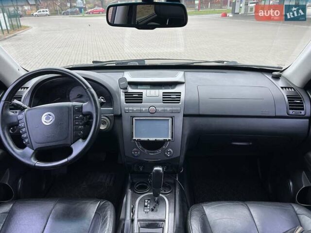 Чорний Cанг Йонг Rexton, об'ємом двигуна 2.7 л та пробігом 229 тис. км за 7500 $, фото 12 на Automoto.ua