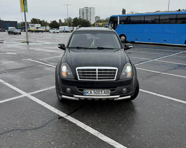 Чорний Cанг Йонг Rexton, об'ємом двигуна 2.7 л та пробігом 298 тис. км за 9800 $, фото 1 на Automoto.ua