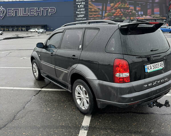 Чорний Cанг Йонг Rexton, об'ємом двигуна 2.7 л та пробігом 298 тис. км за 9800 $, фото 4 на Automoto.ua