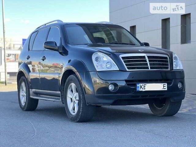 Чорний Cанг Йонг Rexton, об'ємом двигуна 2.7 л та пробігом 193 тис. км за 7999 $, фото 3 на Automoto.ua