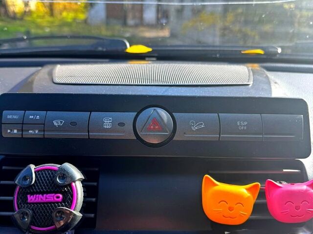 Черный Cанг Йонг Рекстон, объемом двигателя 2.7 л и пробегом 222 тыс. км за 6500 $, фото 8 на Automoto.ua