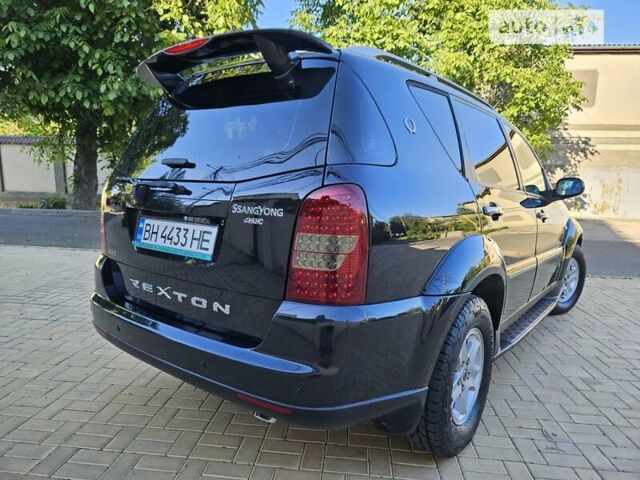 Чорний Cанг Йонг Rexton, об'ємом двигуна 2.7 л та пробігом 157 тис. км за 9900 $, фото 7 на Automoto.ua