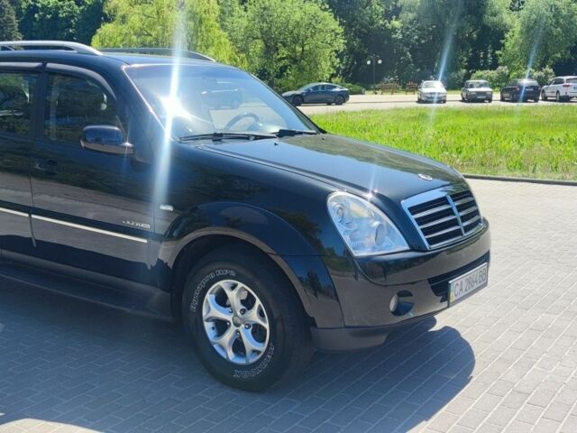 Чорний Cанг Йонг Rexton, об'ємом двигуна 0 л та пробігом 112 тис. км за 10500 $, фото 5 на Automoto.ua