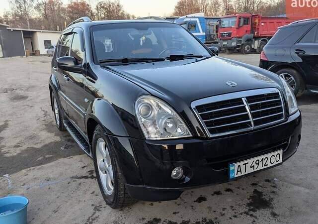 Чорний Cанг Йонг Rexton, об'ємом двигуна 2.66 л та пробігом 166 тис. км за 10300 $, фото 9 на Automoto.ua