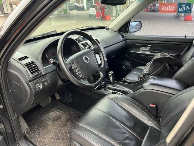 Чорний Cанг Йонг Rexton, об'ємом двигуна 2.7 л та пробігом 229 тис. км за 7500 $, фото 7 на Automoto.ua