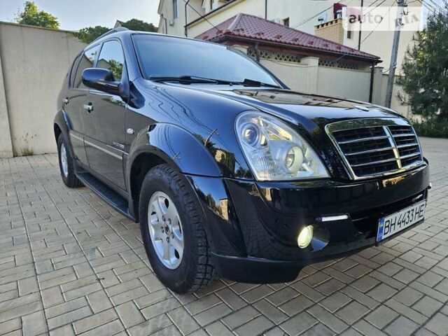 Чорний Cанг Йонг Rexton, об'ємом двигуна 2.7 л та пробігом 157 тис. км за 9900 $, фото 20 на Automoto.ua