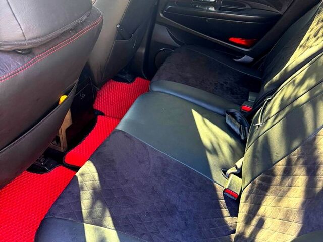 Черный Cанг Йонг Рекстон, объемом двигателя 2.7 л и пробегом 222 тыс. км за 6500 $, фото 9 на Automoto.ua