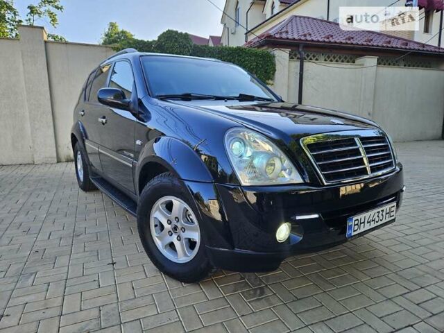 Чорний Cанг Йонг Rexton, об'ємом двигуна 2.7 л та пробігом 157 тис. км за 9900 $, фото 1 на Automoto.ua