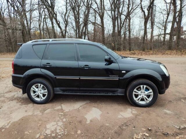 Черный Cанг Йонг Рекстон, объемом двигателя 2.7 л и пробегом 250 тыс. км за 9000 $, фото 6 на Automoto.ua